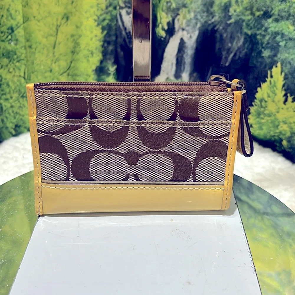 Coach mini Card/Keychain Holder with 2 Rings & Croc Keychain - Picture 7 of 11